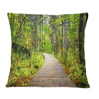 Designart drveni šetalište preko šume - pejzažni štampani jastuk za bacanje - 12x20