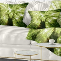 Designart Sunlight viri kroz zeleno drvo - pejzažni štampani jastuk za bacanje - 12x20